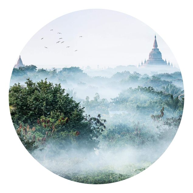 Tapete grün Morgennebel über dem Dschungel von Bagan