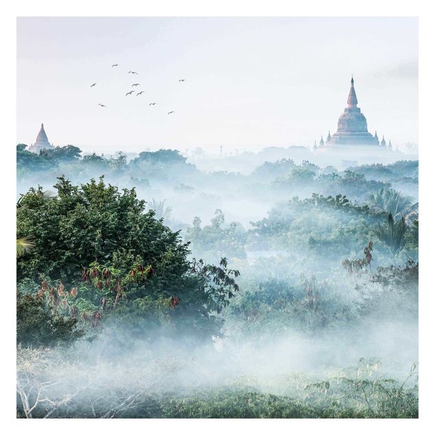 Design Tapete Morgennebel über dem Dschungel von Bagan