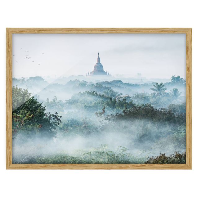 Bild mit Rahmen - Morgennebel über dem Dschungel von Bagan - Querformat