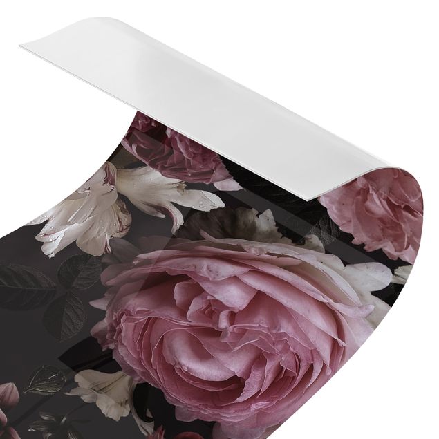Duschrückwand - Rosa Blumen auf Schwarz Vintage