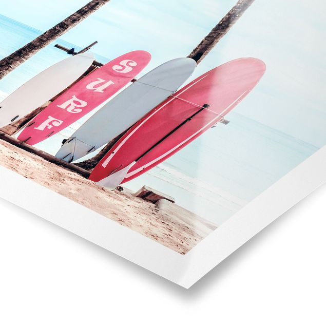 Poster - Rosa Surfboards unter Palmen - Hochformat 3:4