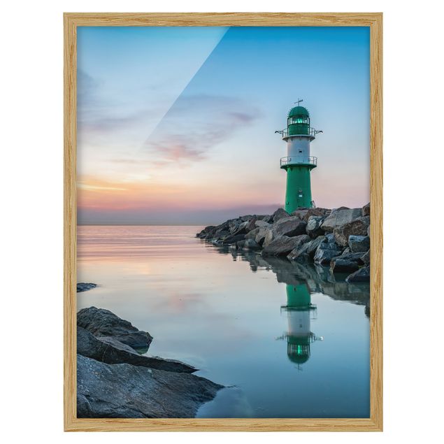 Bild mit Rahmen - Sunset at the Lighthouse - Hochformat