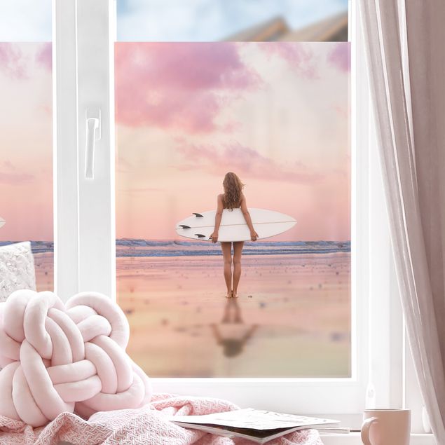 Fensterbilder Landschaft Surfergirl mit Board im Abendrot