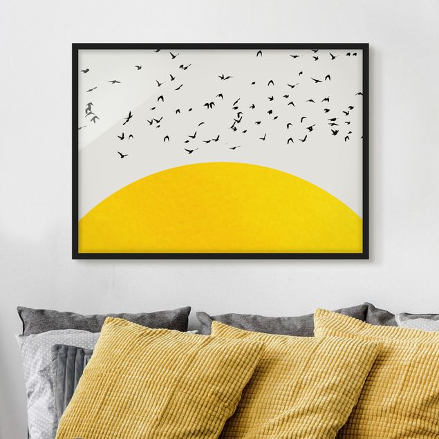 Wandbilder Tiere Vogelschwarm vor gelber Sonne