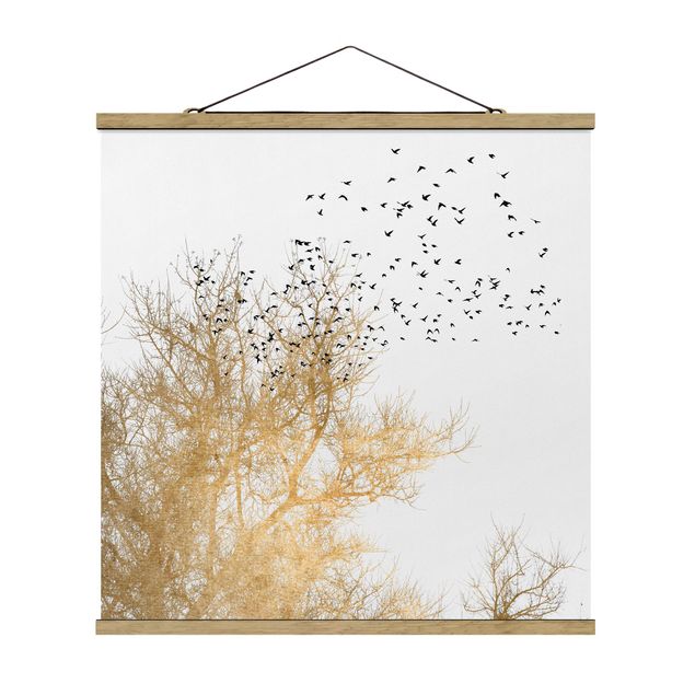 Stoffbild mit Posterleisten - Vogelschwarm vor goldenem Baum - Quadrat 1:1