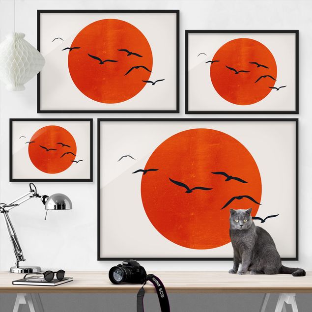 Bilder mit Rahmen Vogelschwarm vor roter Sonne I