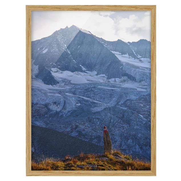 Bild mit Rahmen - Wegmarkierung in den Alpen - Hochformat