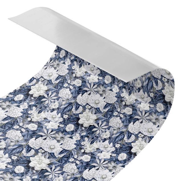 Duschrückwand - Weiße Blumen vor Blau